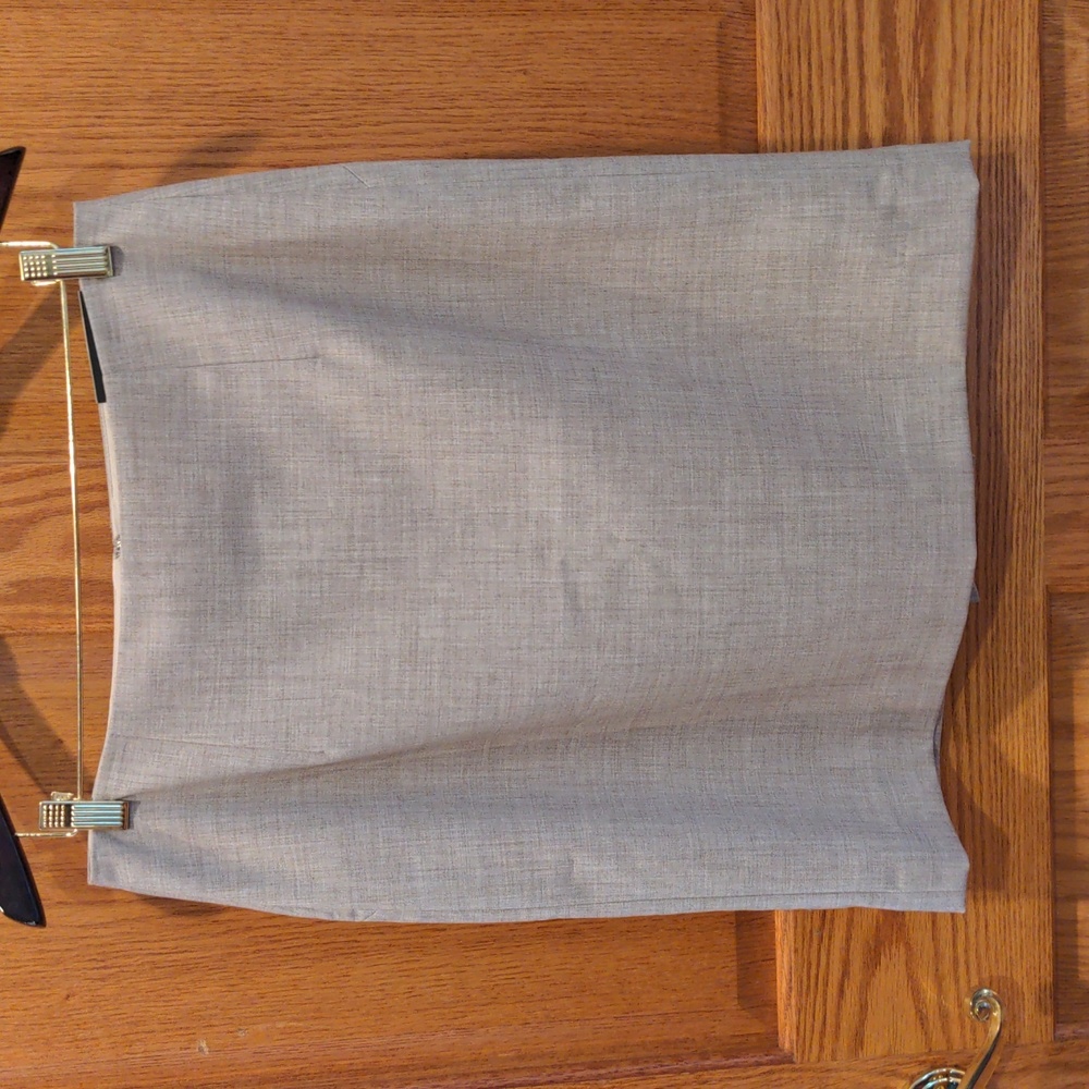 Banana Republic professional business beige skirt size 10 NWT